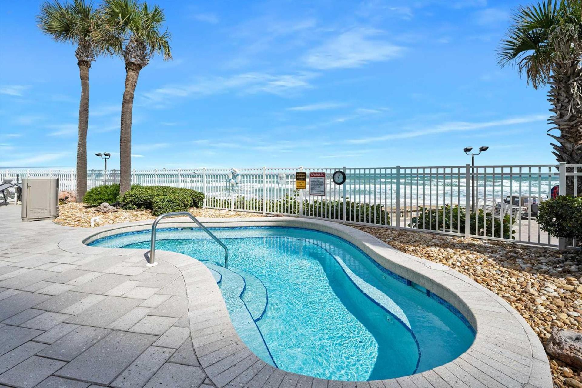 Ferienhaus Luxury 10th Floor 1 Bedroom Direct Oceanfront Wyndham Ocean Walk Daytona | 1006 *